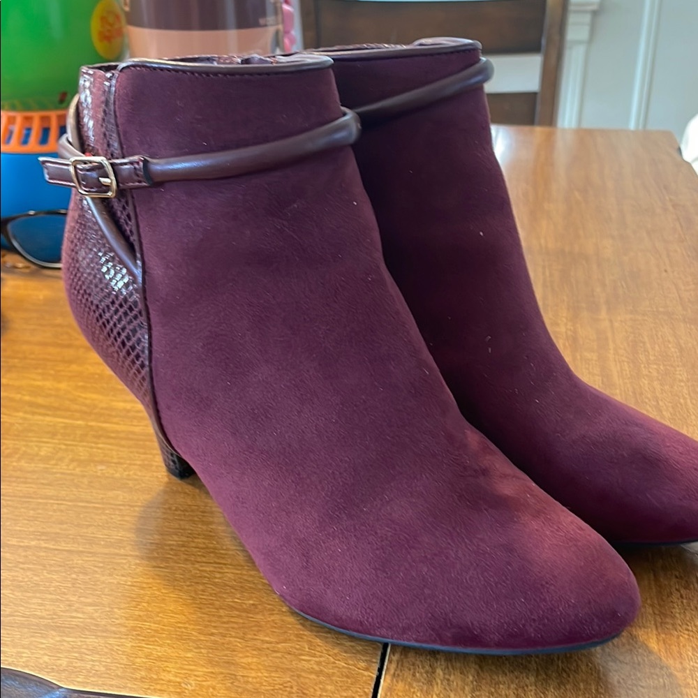 Elegant Burgundy Ankle Boot